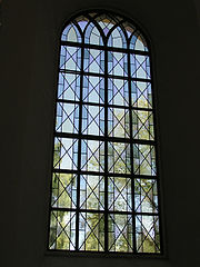 Ett av de målade korfönstren från 1890-talet.