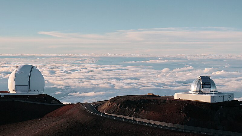 File:Keck and NASA Telescopes. Mauna Kea Summit - panoramio.jpg