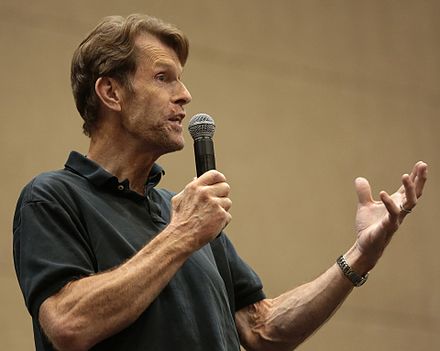 Conroy speaking at the 2017 Phoenix Comicon