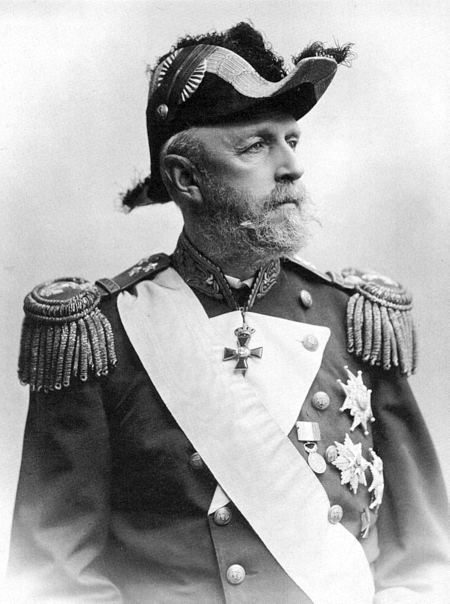 ไฟล์:King Oscar II of Sweden in uniform.png