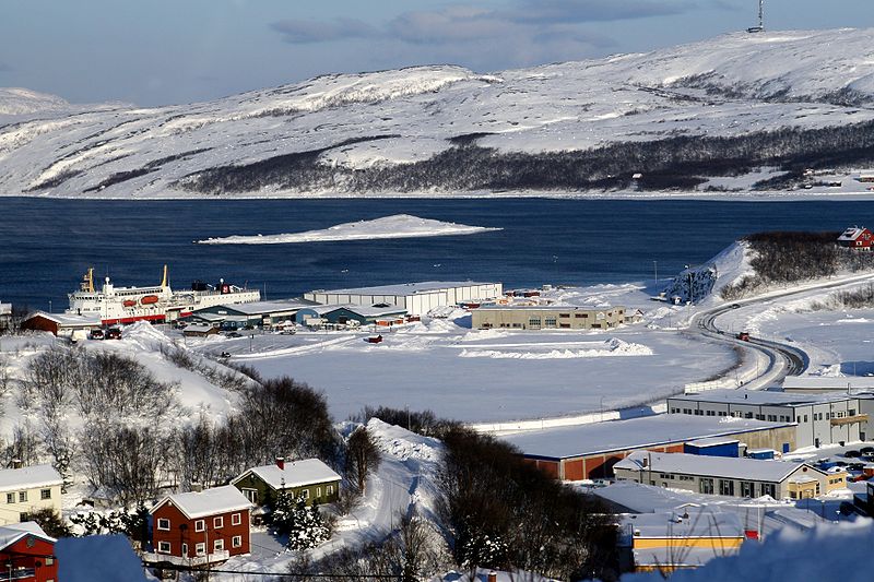 File:Kirkenes MS Lyngen.jpg