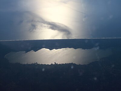 Lac de Hourtin vu d'avion.jpg