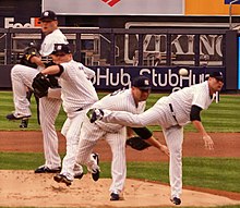 Lynn pitch Lance Lynn Pitch in 4 photos with the Yankees in 2018 (Cropped).jpg