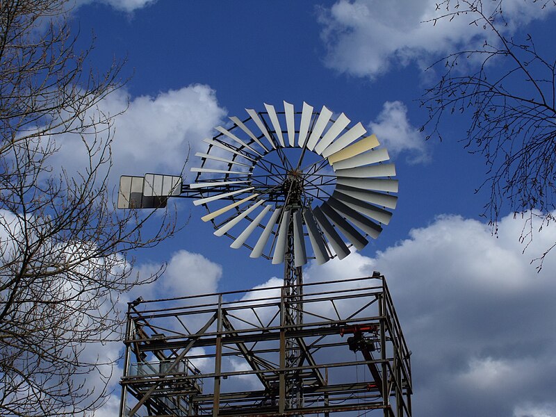 File:Landschaftspark Duisburg-Nord Windrad 2.JPG