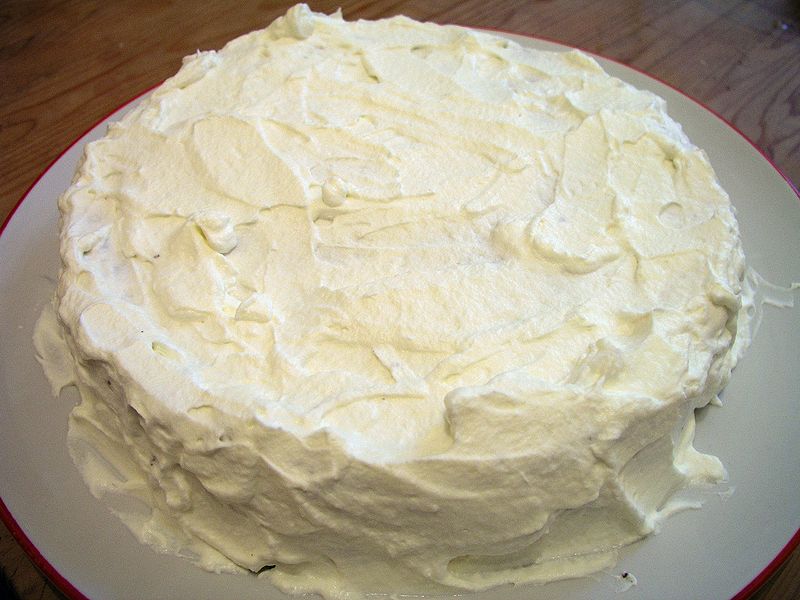 File:Layered cake with cream.JPG