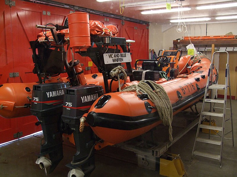 File:Lifeboat B-776 At Southend Pier Lifeboat Station.jpg