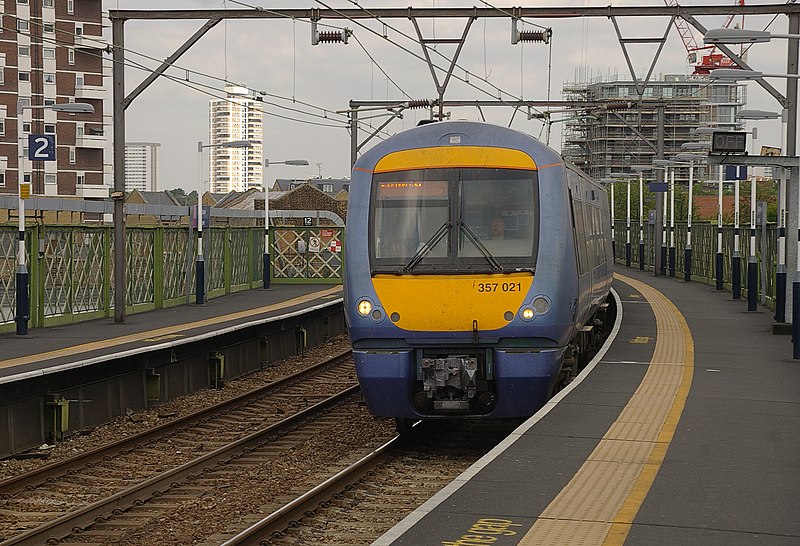 File:Limehouse station MMB 06 357021.jpg