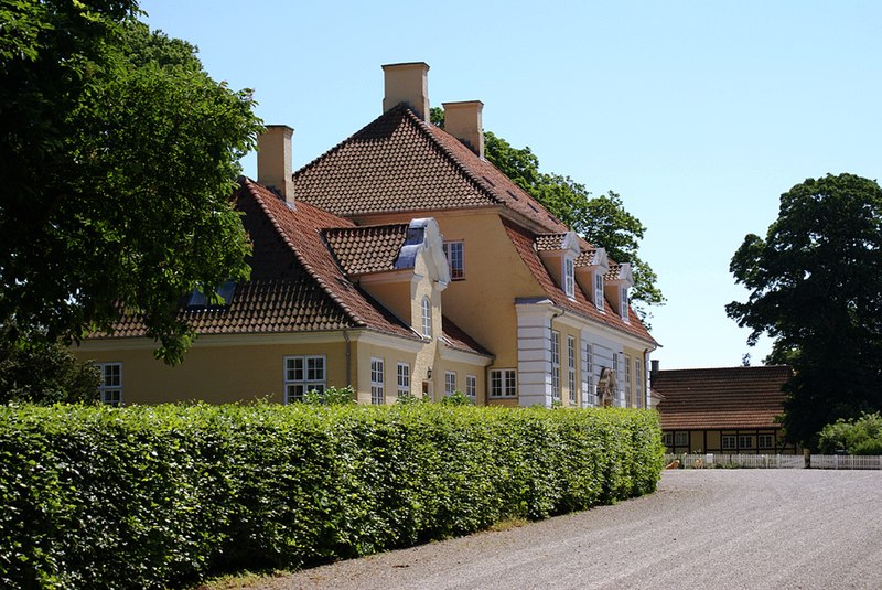 File:Lindholm.jpg