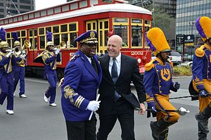Otwarcie tramwaju Loyola Mitch Landrieu St Aug Purple Knights.jpg