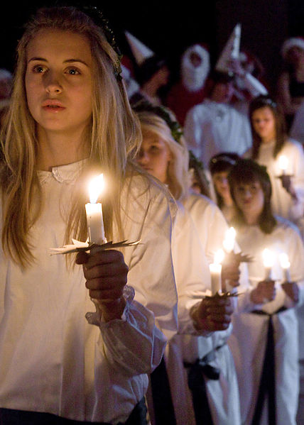 Datei:Lucia procession.jpg