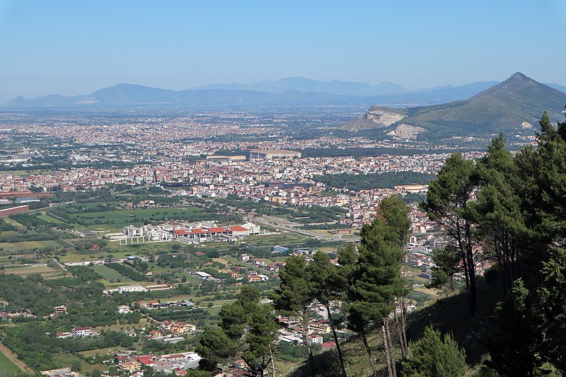 File:Maddaloni - Panorama di Caserta dal Santuario di San Michele.jpg