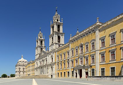 Fachada principal do Palácio Nacional de Mafra, Portugal. (definição 1 280 × 866)