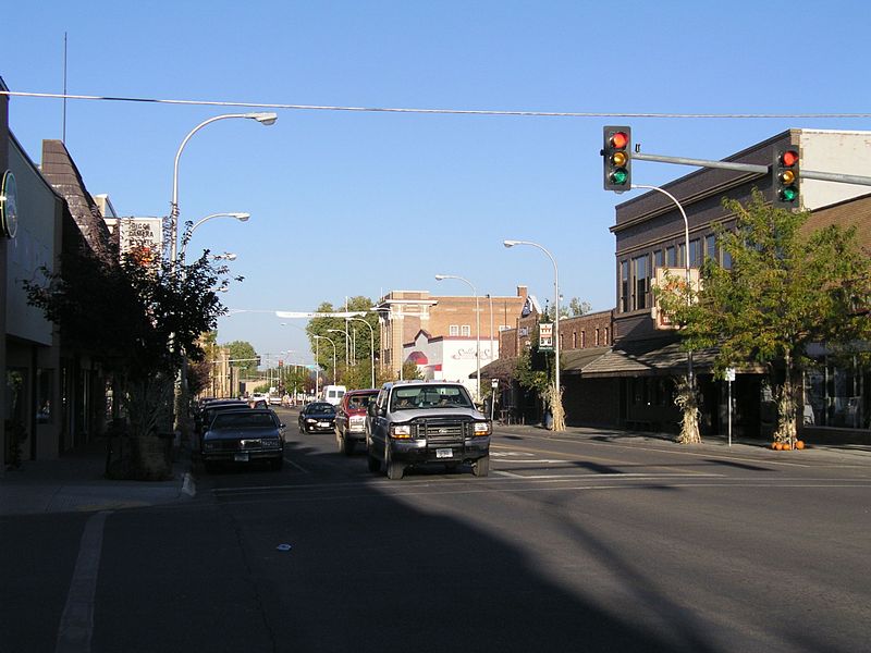 File:Main Street, Miles City (280441003).jpg