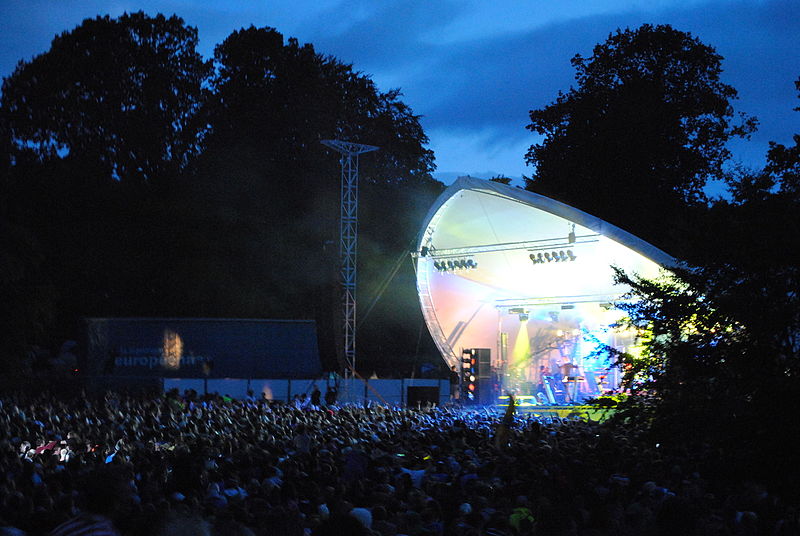 File:Main stage at Kendal Calling 2010.jpg