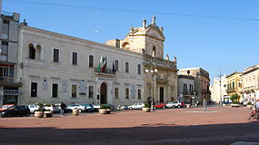 Manduria Piazza Garibaldi.jpg