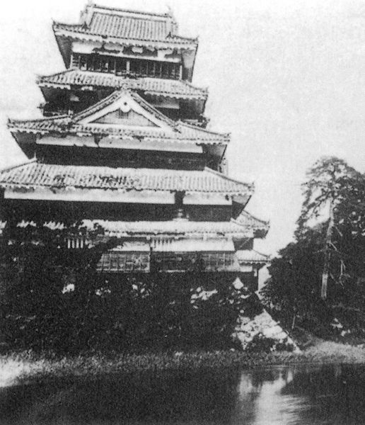 The keep, leaning, prior to 1904