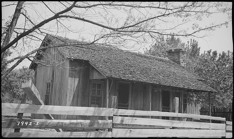 File:Mayfield home on Emily Moody place - NARA - 280915.jpg