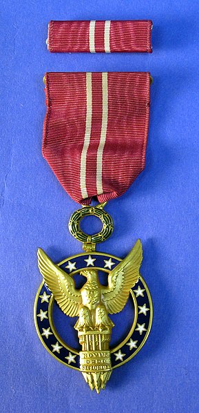 File:Medal, decoration (AM 2005.56.1-11).jpg
