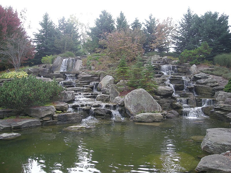 File:Meijer Gardens October 2014 43 (Sculpture Park).jpg