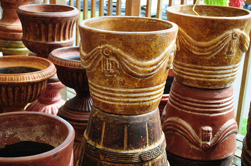 File:Mexican pottery at Anita's in Bothell, WA 03.jpg