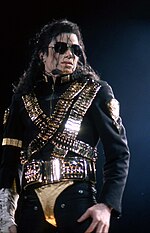 Michael Jackson in the opening of one of the concerts of his "Dangerous tour" in 1993.