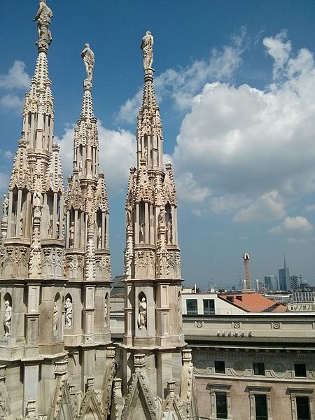 File:Milan Duomo scene4.jpg