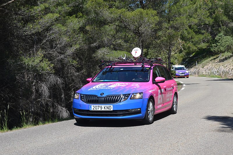 File:Mont Ventoux Dénivelé Challenges 2021 - véhicule EF.jpg