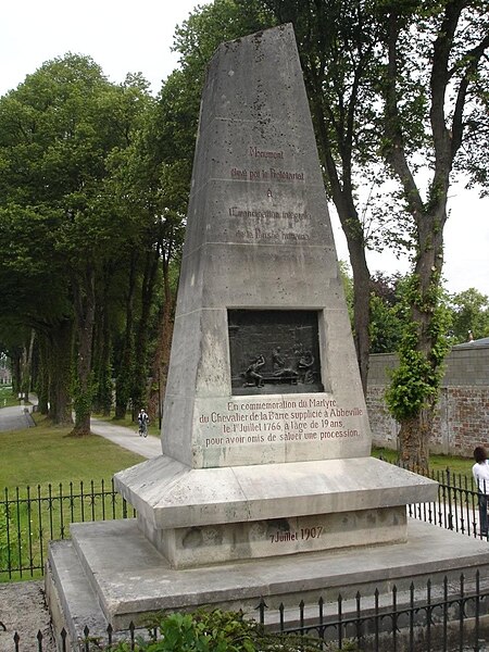 File:Monument labarre abbeville.jpg