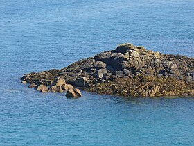 Pohled na skalnatý ostrůvek, 3. října 2015.