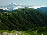 塩見岳から望む 蝙蝠岳と富士山