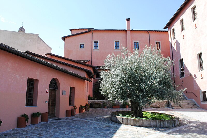 File:Museo Civico Archeologico Alle Clarisse.jpg