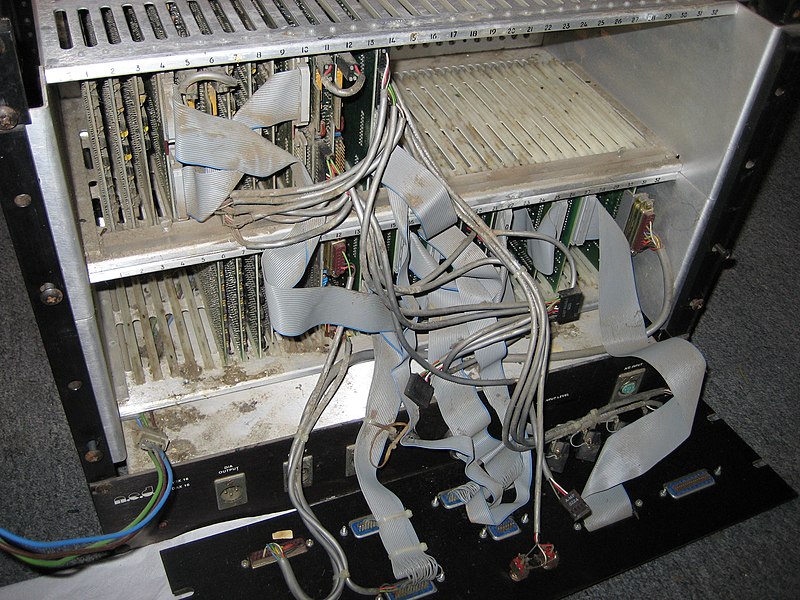 File:NED Synclavier II No. 002280 C - insides of the rack mount chassis are the card slots (2010-01-21 21.44.47 by John R. Southern).jpg