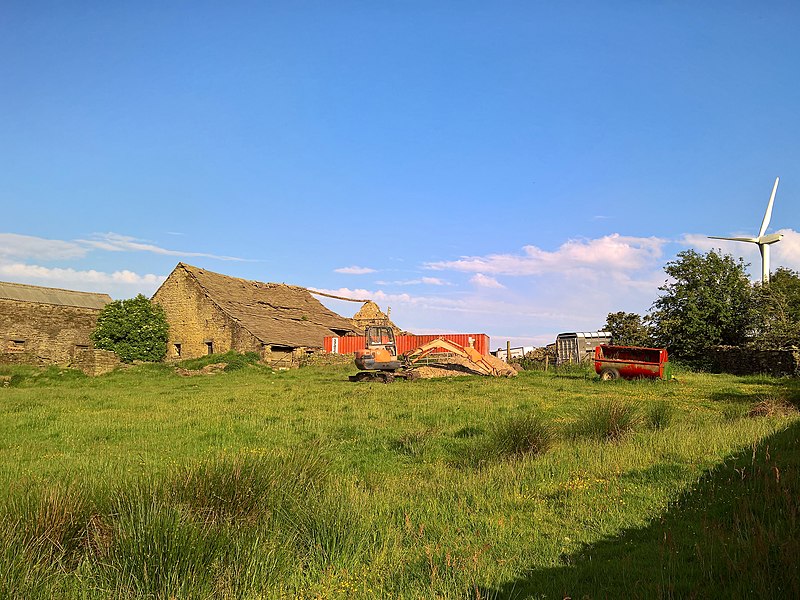 File:New Barn Farm, Hapton.jpg