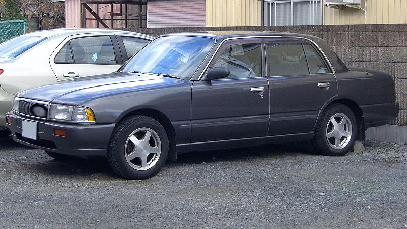 File:Nissan Crew Saloon.jpg