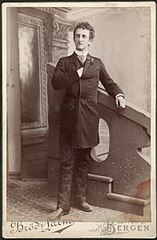 Olav Voss - ca. 1885 - Brødrene Larm - Oslo Museum - TM.T02165.jpg