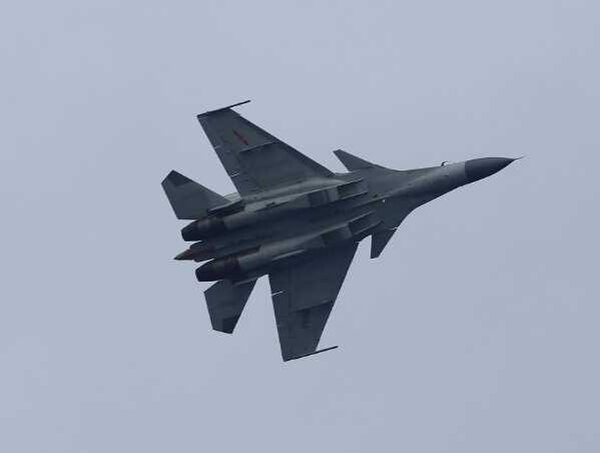 The belly of a J-15