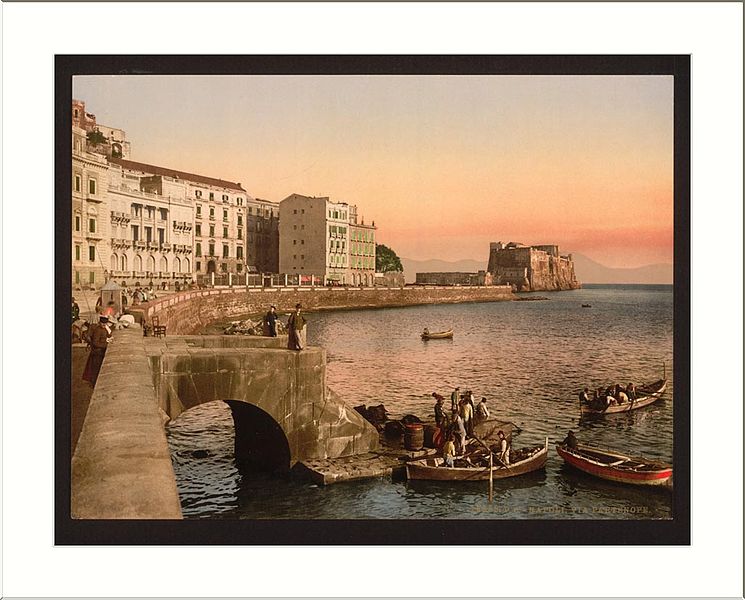 File:Partenope Street Naples Italy.jpg