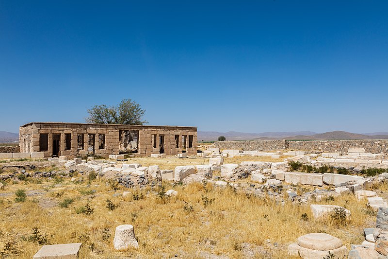 File:Pasargadae, Irán, 2016-09-24, DD 08.jpg