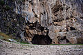 Exterior de la cueva y ermita de San Genadio en el Valle del Silencio