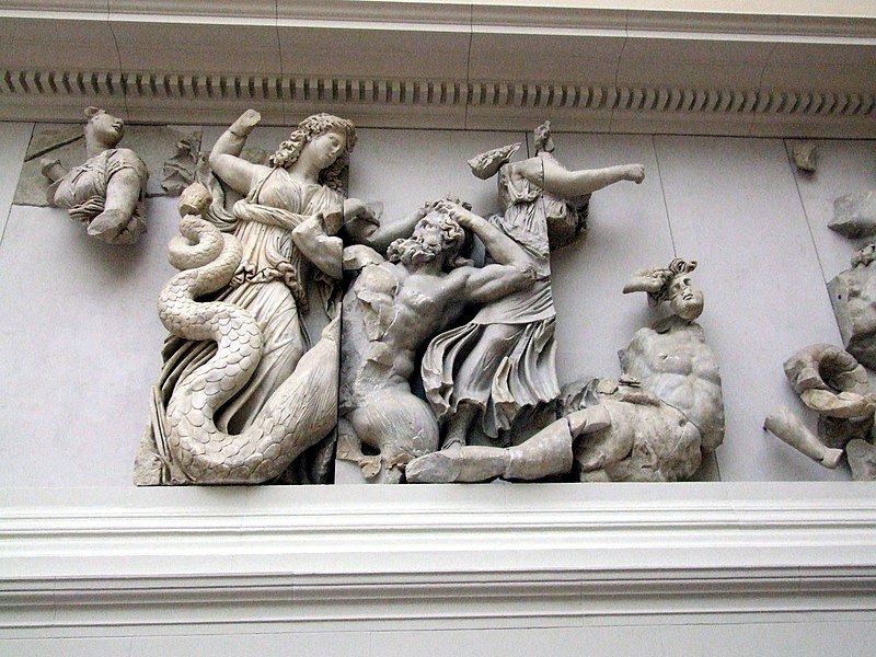 File:Pergamonmuseum - Antikensammlung - Pergamonaltar 22.jpg