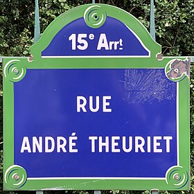 Voir la plaque.