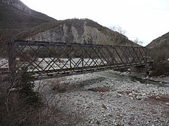 Pont métallique sur le Cians (40 m).