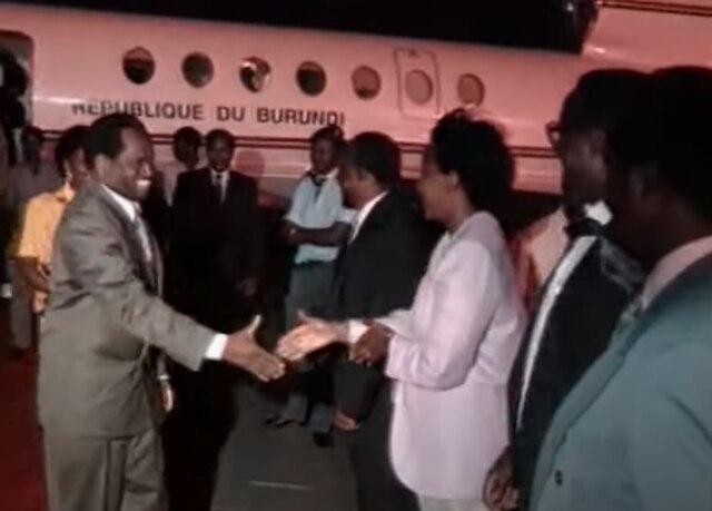 Ndadaye greeting Prime Minister Sylvie Kinigi at Bujumbura airport, 1993