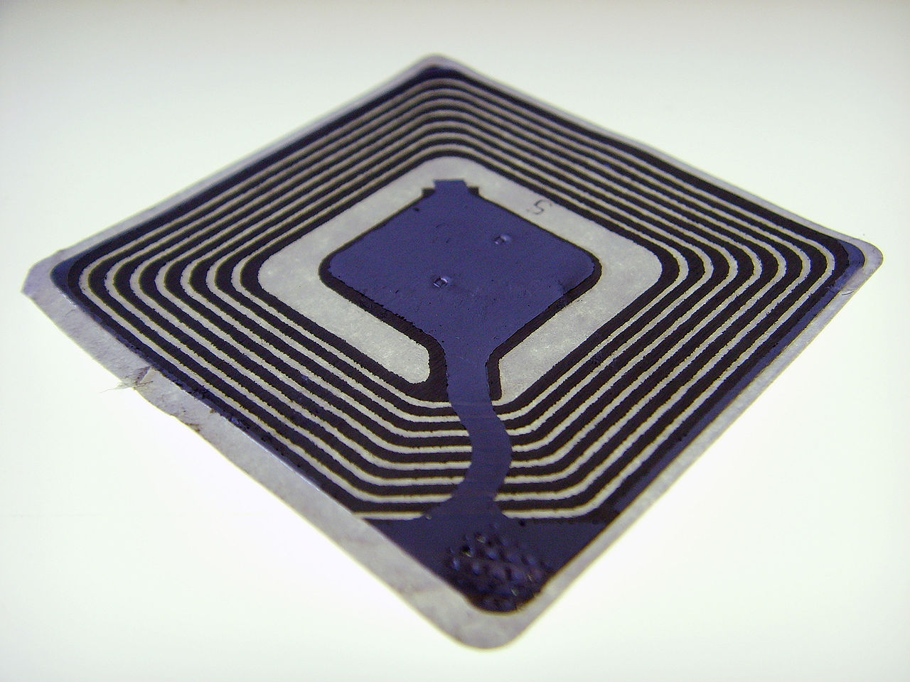 File:RFID Chip 004.JPG - Wikimedia Commons