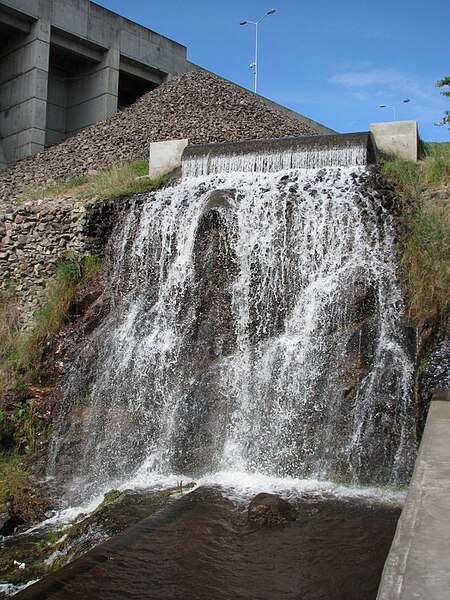 File:Represa de Guri e instalaciones 2003 012.jpg