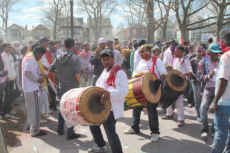 File:Richmond Hill Holi 2013 Drummers.JPG