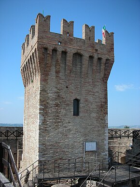 Rocca di Urbisaglia mastio.jpg