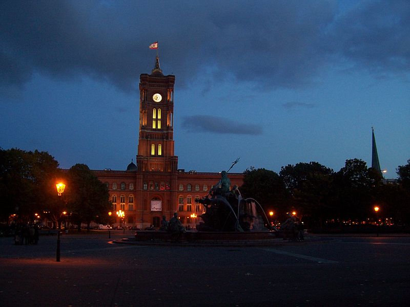 File:Rotes Rathaus, Berlin 02.JPG