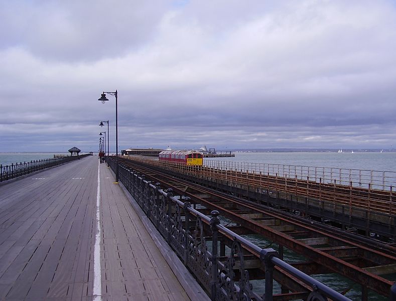 File:Ryde Pier, IW, UK.jpg