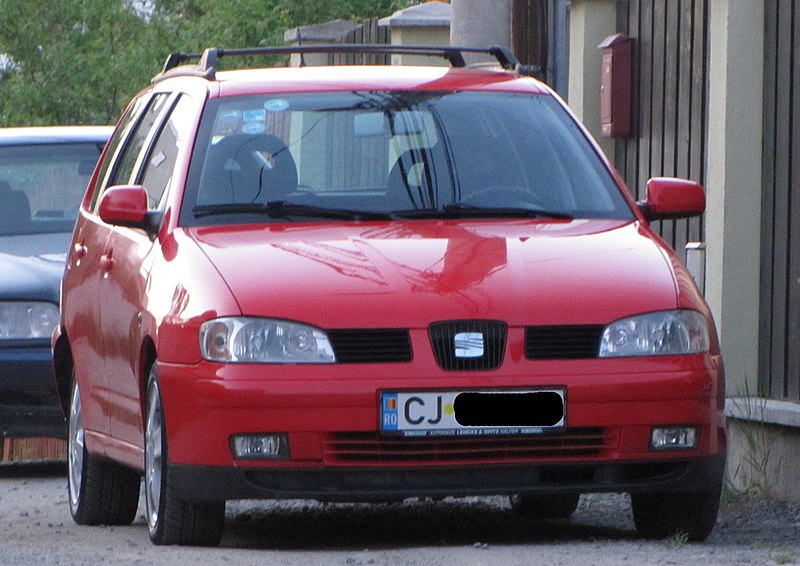 File:SEAT Cordoba Vario front side.jpg